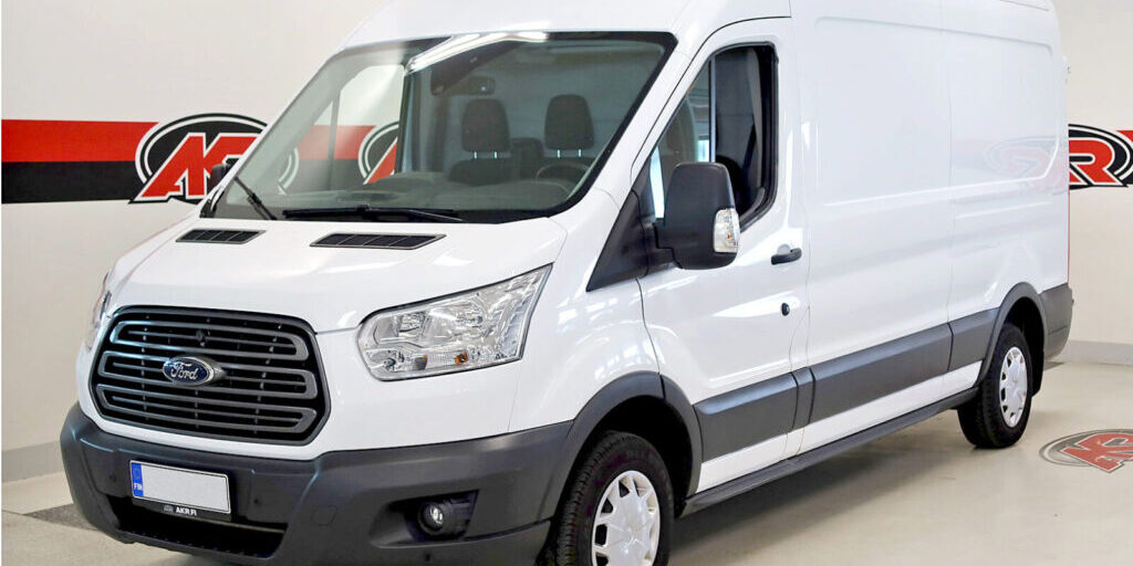 AKR-vuokraauto-Pakettiauto-Ford-Transit-Custom2